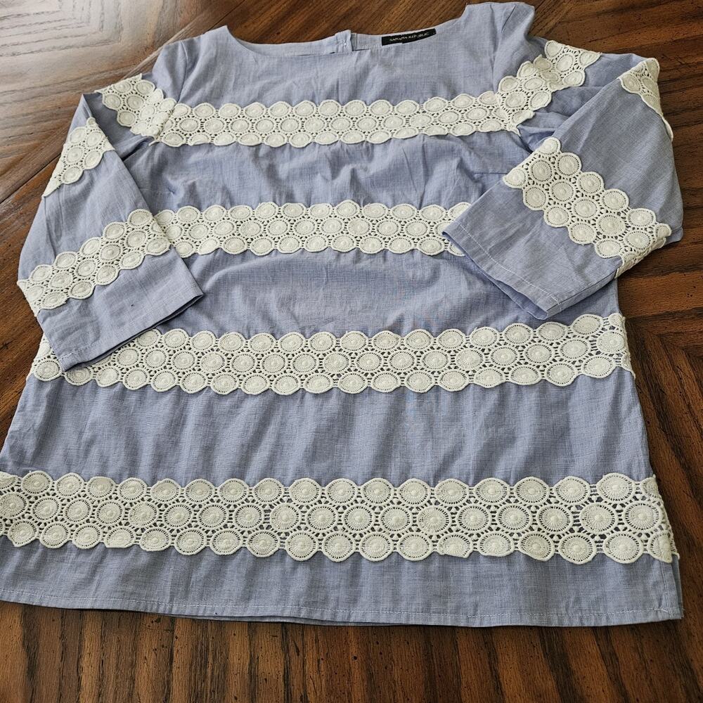 Banana Republic blouse blue/white Lace Striped 3/4 length sleeves size S